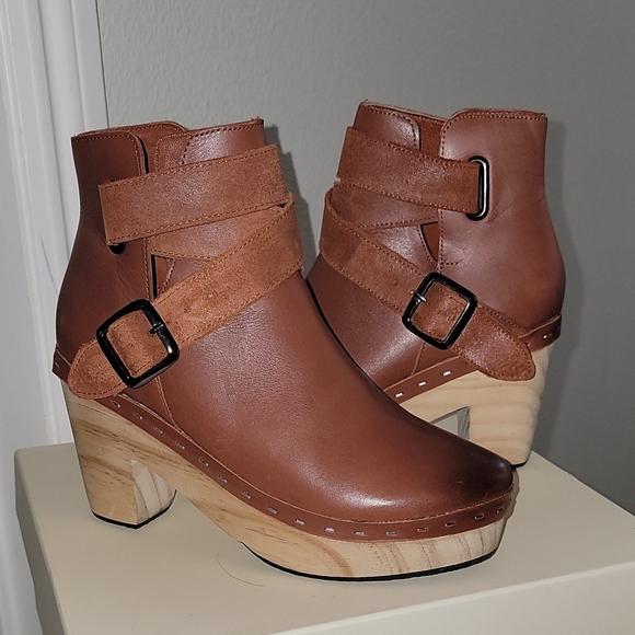 Free People Shoes - Free People Bungalow Clog Boot